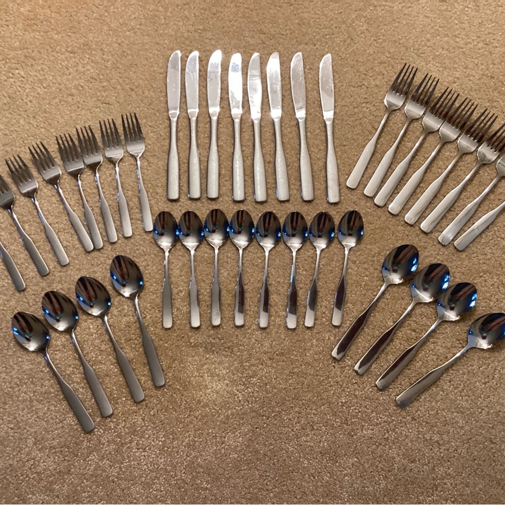 Reed And Barton 40 pc Fiddler II (Stainless) Flatware - 8 Place Settings